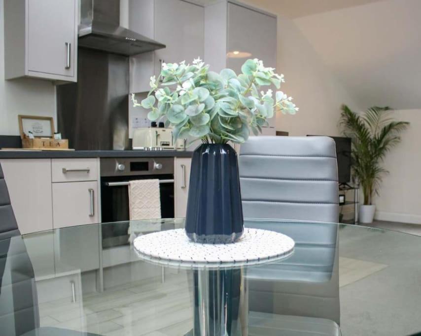 Luxe Living Guest House-Sleeps 6-Private Parking-Free Wifi-Beach-City Swansea Exterior foto