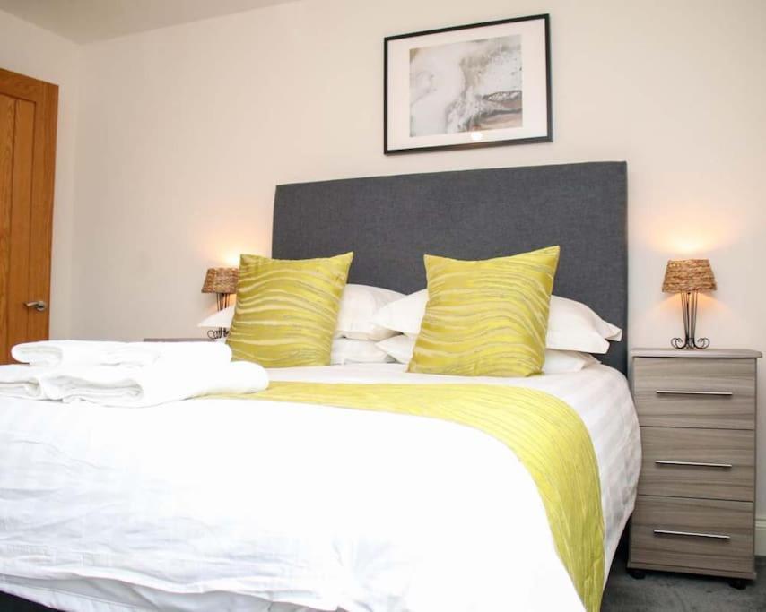 Luxe Living Guest House-Sleeps 6-Private Parking-Free Wifi-Beach-City Swansea Exterior foto