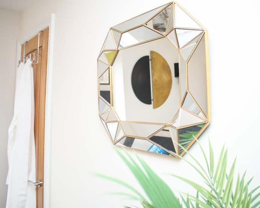 Luxe Living Guest House-Sleeps 6-Private Parking-Free Wifi-Beach-City Swansea Exterior foto