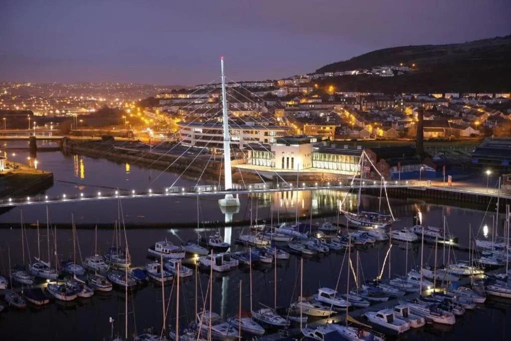 Luxe Living Guest House-Sleeps 6-Private Parking-Free Wifi-Beach-City Swansea Exterior foto