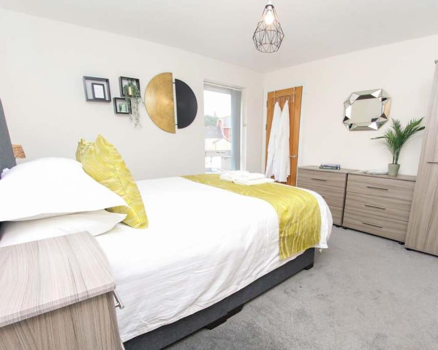 Luxe Living Guest House-Sleeps 6-Private Parking-Free Wifi-Beach-City Swansea Exterior foto